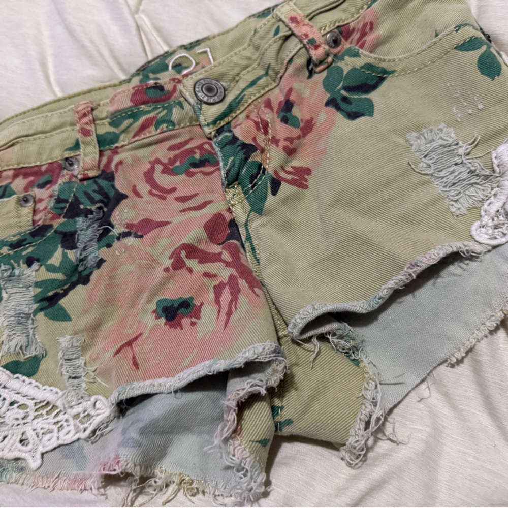 Y2K Rue 21 Floral Distressed Women Shorts